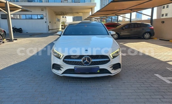 Nunua Ilio tumika Mercedes-Benz A200 Nyeupe Gari ndani ya Gitega nchini Burundi Nunua Ilio tumika Mercedes-Benz A200 Nyeupe Gari ndani ya Gitega nchini Burundi