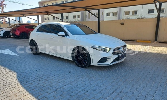 Nunua Ilio tumika Mercedes-Benz A200 Nyeupe Gari ndani ya Gitega nchini Burundi Nunua Ilio tumika Mercedes-Benz A200 Nyeupe Gari ndani ya Gitega nchini Burundi