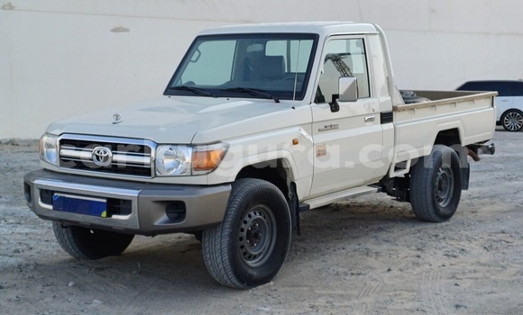 Nunua Ilio tumika Toyota Land Cruiser Nyeupe Gari ndani ya Gitega nchini Burundi Nunua Ilio tumika Toyota Land Cruiser Nyeupe Gari ndani ya Gitega nchini Burundi