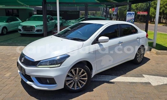 Acheter Occasion Voiture Suzuki Ciaz Blanc à Gitega, Burundi Acheter Occasion Voiture Suzuki Ciaz Blanc à Gitega, Burundi