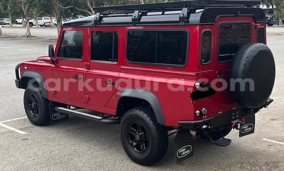 Nunua Ilio tumika Land Rover Defender Nyekundu Gari ndani ya Gitega nchini Burundi Nunua Ilio tumika Land Rover Defender Nyekundu Gari ndani ya Gitega nchini Burundi