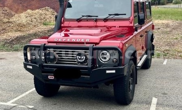 Nunua Ilio tumika Land Rover Defender Nyekundu Gari ndani ya Gitega nchini Burundi Nunua Ilio tumika Land Rover Defender Nyekundu Gari ndani ya Gitega nchini Burundi