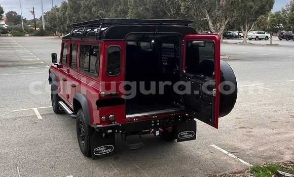Nunua Ilio tumika Land Rover Defender Nyekundu Gari ndani ya Gitega nchini Burundi Nunua Ilio tumika Land Rover Defender Nyekundu Gari ndani ya Gitega nchini Burundi