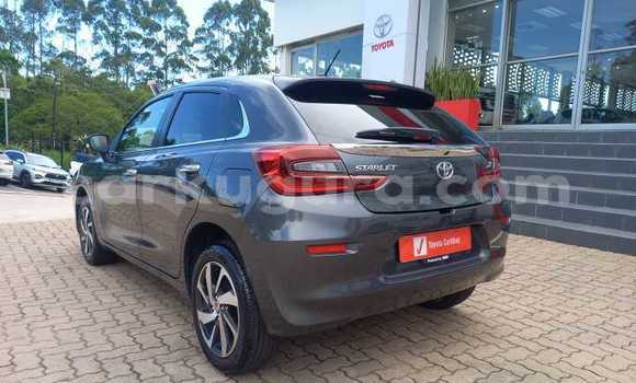 Acheter Occasion Voiture Toyota Starlet Bleu à Gitega, Burundi Acheter Occasion Voiture Toyota Starlet Bleu à Gitega, Burundi