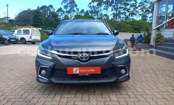 Nunua Ilio tumika Toyota Starlet Bluu Gari ndani ya Gitega nchini Burundi Nunua Ilio tumika Toyota Starlet Bluu Gari ndani ya Gitega nchini Burundi