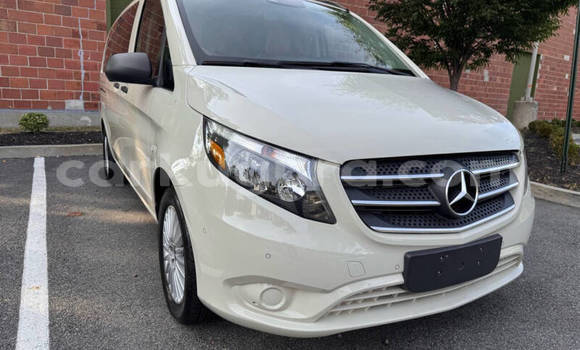 Nunua Ilio tumika Mercedes-Benz Vito Nyeupe Gari ndani ya Gitega nchini Burundi Nunua Ilio tumika Mercedes-Benz Vito Nyeupe Gari ndani ya Gitega nchini Burundi