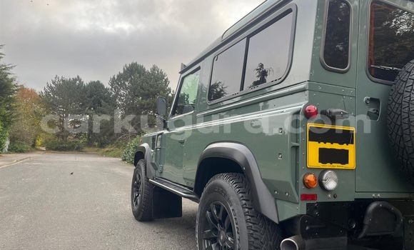Nunua Ilio tumika Land Rover Defender Kijani Gari ndani ya Gitega nchini Burundi Nunua Ilio tumika Land Rover Defender Kijani Gari ndani ya Gitega nchini Burundi