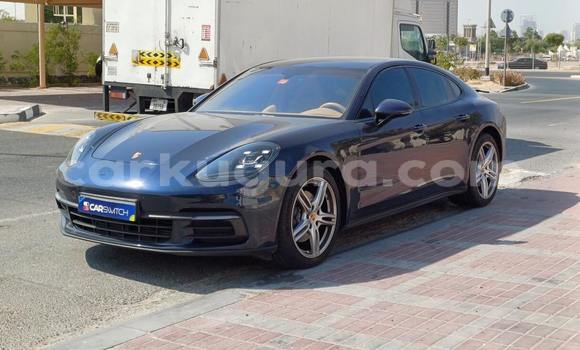 Acheter Occasion Voiture Porsche Panamera Bleu à Gitega, Burundi