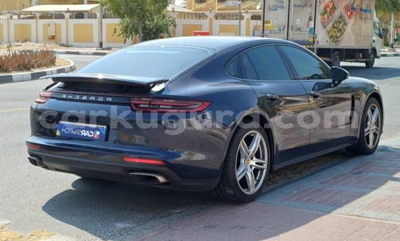 Nunua Ilio tumika Porsche Panamera Bluu Gari ndani ya Gitega nchini Burundi Nunua Ilio tumika Porsche Panamera Bluu Gari ndani ya Gitega nchini Burundi