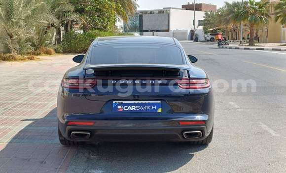 Nunua Ilio tumika Porsche Panamera Bluu Gari ndani ya Gitega nchini Burundi Nunua Ilio tumika Porsche Panamera Bluu Gari ndani ya Gitega nchini Burundi