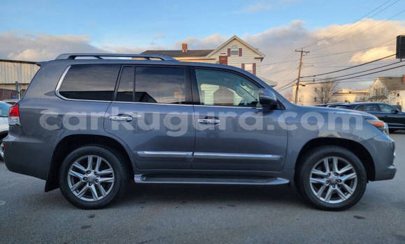 Nunua Ilio tumika Lexus LX 570 Fedha Gari ndani ya Gitega nchini Burundi Nunua Ilio tumika Lexus LX 570 Fedha Gari ndani ya Gitega nchini Burundi