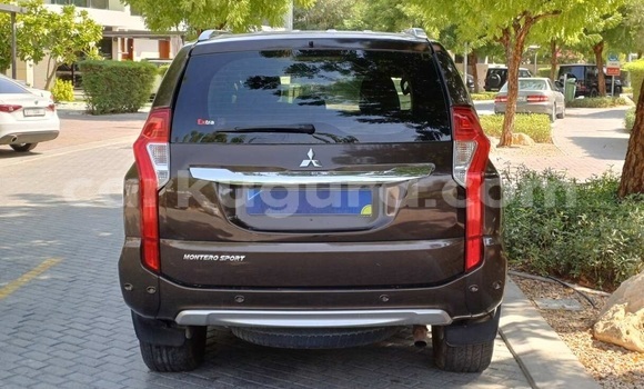 Nunua Ilio tumika Mitsubishi Montero Sport Brown Gari ndani ya Gitega nchini Burundi Nunua Ilio tumika Mitsubishi Montero Sport Brown Gari ndani ya Gitega nchini Burundi