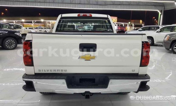 Nunua Imported Chevrolet Silverado Nyeupe Gari ndani ya Import - Dubai nchini Bujumbura Nunua Imported Chevrolet Silverado Nyeupe Gari ndani ya Import - Dubai nchini Bujumbura