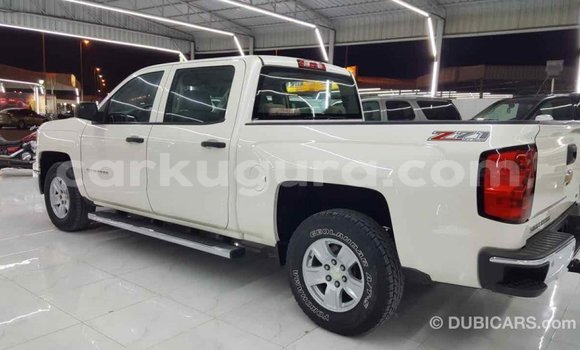 Nunua Imported Chevrolet Silverado Nyeupe Gari ndani ya Import - Dubai nchini Bujumbura Nunua Imported Chevrolet Silverado Nyeupe Gari ndani ya Import - Dubai nchini Bujumbura