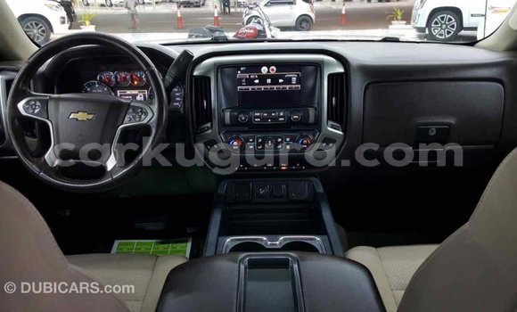 Acheter Import Voiture Chevrolet Silverado Blanc à Import - Dubai, Bujumbura