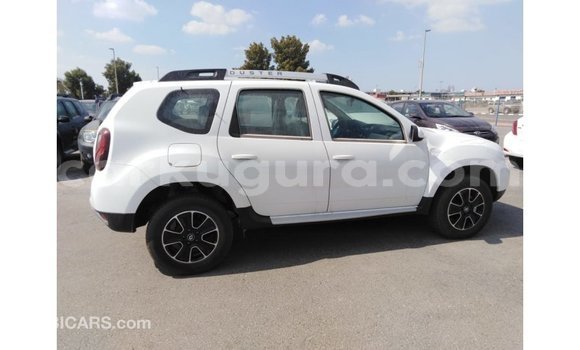 Nunua Imported Renault Duster Nyeupe Gari ndani ya Import - Dubai nchini Bujumbura Nunua Imported Renault Duster Nyeupe Gari ndani ya Import - Dubai nchini Bujumbura