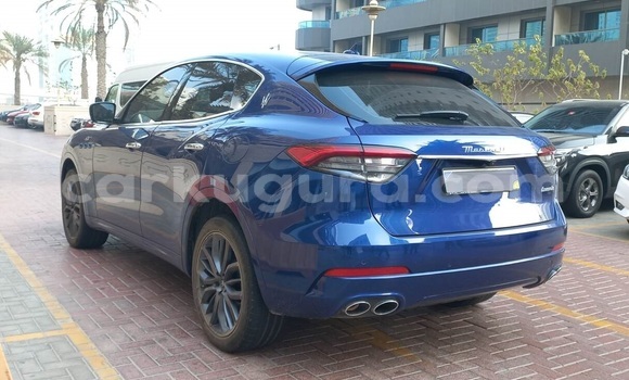 Nunua Ilio tumika Maserati Levante Bluu Gari ndani ya Gitega nchini Burundi Nunua Ilio tumika Maserati Levante Bluu Gari ndani ya Gitega nchini Burundi