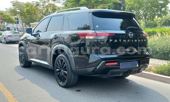 Nunua Ilio tumika Nissan Pathfinder Nyeusi Gari ndani ya Gitega nchini Burundi Nunua Ilio tumika Nissan Pathfinder Nyeusi Gari ndani ya Gitega nchini Burundi