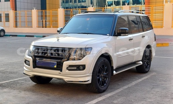 Acheter Occasion Voiture Mitsubishi Pajero Blanc à Gitega, Burundi Acheter Occasion Voiture Mitsubishi Pajero Blanc à Gitega, Burundi