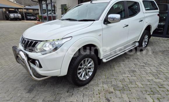 Acheter Occasion Voiture Mitsubishi Triton Blanc à Gitega, Burundi Acheter Occasion Voiture Mitsubishi Triton Blanc à Gitega, Burundi