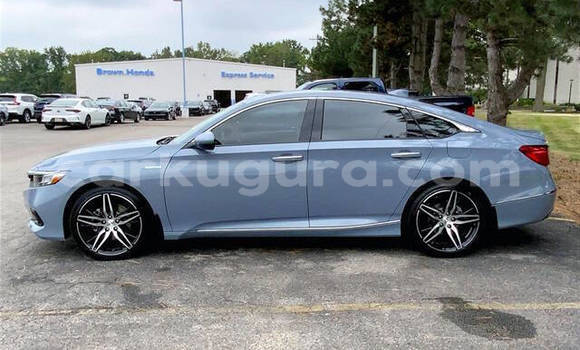 Nunua Ilio tumika Honda Accord Nyekundu Gari ndani ya Gitega nchini Burundi Nunua Ilio tumika Honda Accord Nyekundu Gari ndani ya Gitega nchini Burundi