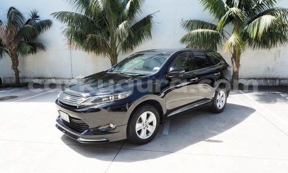 Acheter Occasion Voiture Toyota Harrier Rouge à Gitega, Burundi