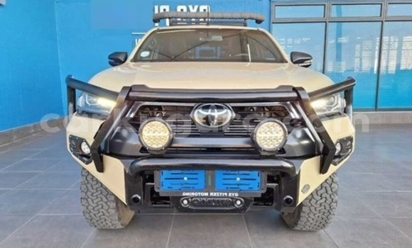 Buy Used Toyota Hilux Beige Car in Gitega in Burundi Buy Used Toyota Hilux Beige Car in Gitega in Burundi