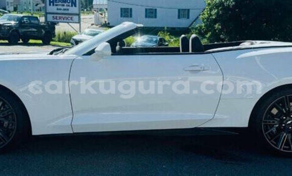 Nunua Ilio tumika Chevrolet Camaro Nyeupe Gari ndani ya Gitega nchini Burundi Nunua Ilio tumika Chevrolet Camaro Nyeupe Gari ndani ya Gitega nchini Burundi