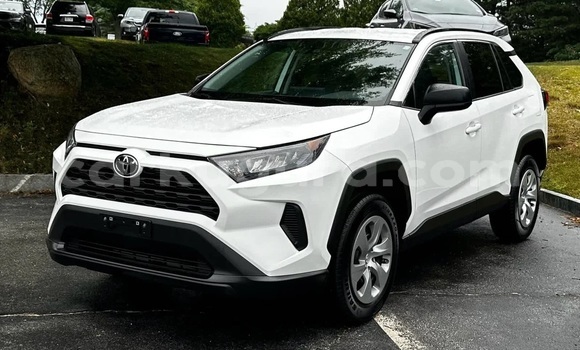 Acheter Occasion Voiture Toyota RAV4 Blanc à Gitega, Burundi Acheter Occasion Voiture Toyota RAV4 Blanc à Gitega, Burundi