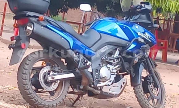 Acheter Occasion Moto Suzuki V-Strom 650 Bleu à Bujumbura, Bujumbura