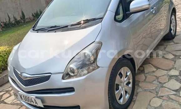 Acheter Occasion Voiture Toyota Sienta Blanc à Gitega, Burundi Acheter Occasion Voiture Toyota Sienta Blanc à Gitega, Burundi
