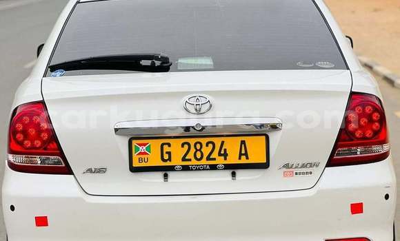 Acheter Occasion Voiture Toyota Allion Blanc à Gitega, Burundi Acheter Occasion Voiture Toyota Allion Blanc à Gitega, Burundi