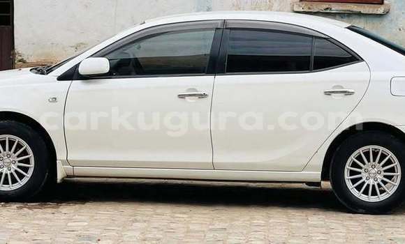 Acheter Occasion Voiture Toyota Allion Blanc à Gitega, Burundi Acheter Occasion Voiture Toyota Allion Blanc à Gitega, Burundi