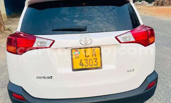 Acheter Occasion Voiture Toyota RAV4 Blanc à Gitega, Burundi Acheter Occasion Voiture Toyota RAV4 Blanc à Gitega, Burundi