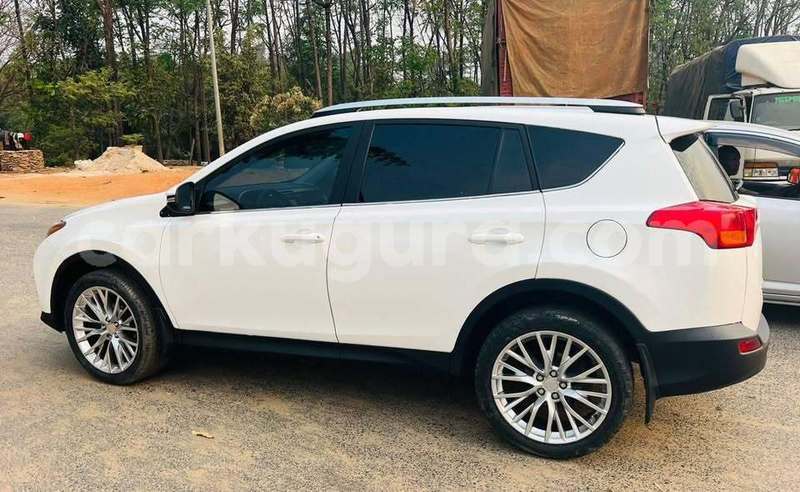 Big with watermark toyota rav4 burundi gitega 6413