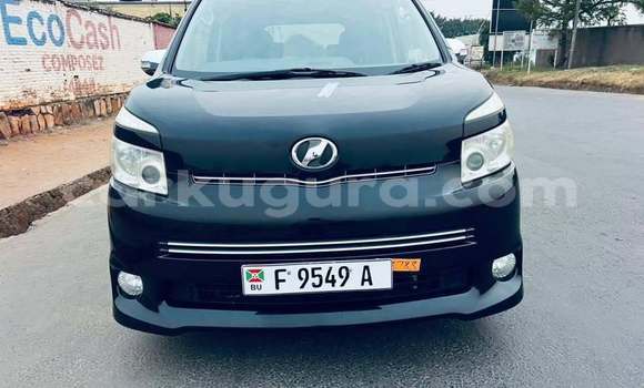 Acheter Occasion Voiture Toyota Voxy Noir à Gitega, Burundi