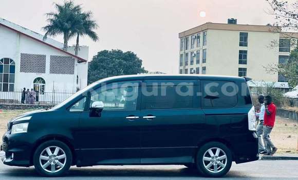 Acheter Occasion Voiture Toyota Voxy Noir à Gitega, Burundi Acheter Occasion Voiture Toyota Voxy Noir à Gitega, Burundi