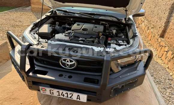 Acheter Occasion Voiture Toyota Hiluxe VIGO Blanc à Gitega, Burundi Acheter Occasion Voiture Toyota Hiluxe VIGO Blanc à Gitega, Burundi