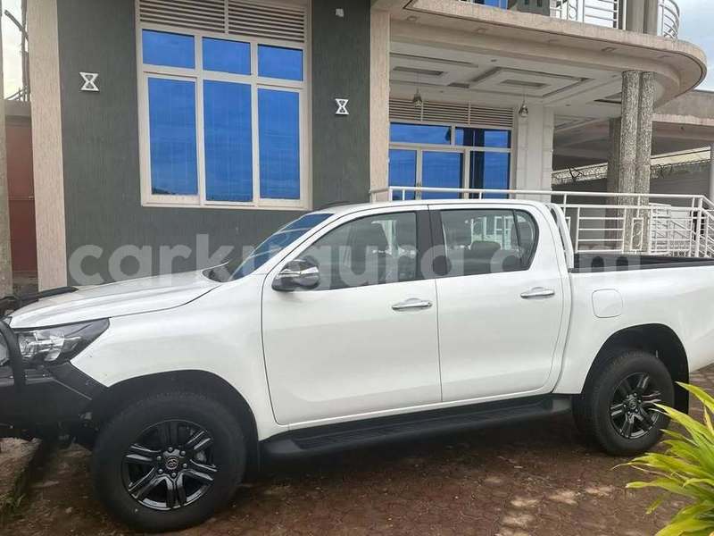 Big with watermark toyota hiluxe vigo burundi gitega 6416
