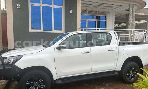 Acheter Occasion Voiture Toyota Hiluxe VIGO Blanc à Gitega, Burundi Acheter Occasion Voiture Toyota Hiluxe VIGO Blanc à Gitega, Burundi
