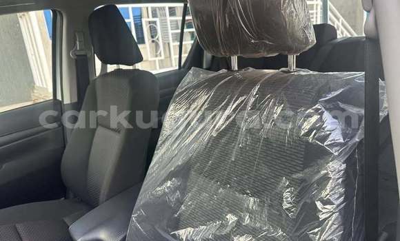 Acheter Occasion Voiture Toyota Hiluxe VIGO Blanc à Gitega, Burundi Acheter Occasion Voiture Toyota Hiluxe VIGO Blanc à Gitega, Burundi