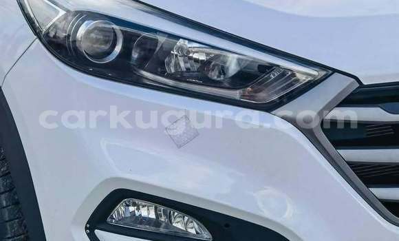 Acheter Occasion Voiture Hyundai Tucson Blanc à Gitega, Burundi