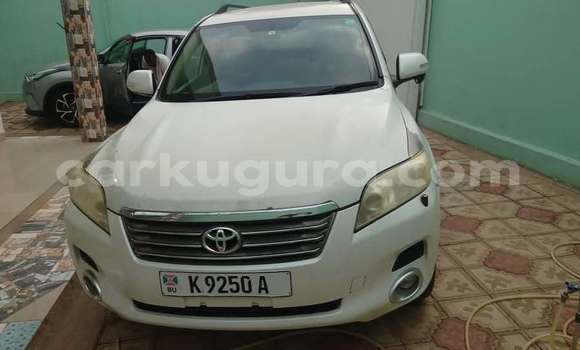 Acheter Occasion Voiture Toyota Vanguard Blanc à Gitega, Burundi Acheter Occasion Voiture Toyota Vanguard Blanc à Gitega, Burundi