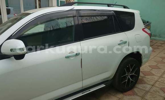 Acheter Occasion Voiture Toyota Vanguard Blanc à Gitega, Burundi Acheter Occasion Voiture Toyota Vanguard Blanc à Gitega, Burundi