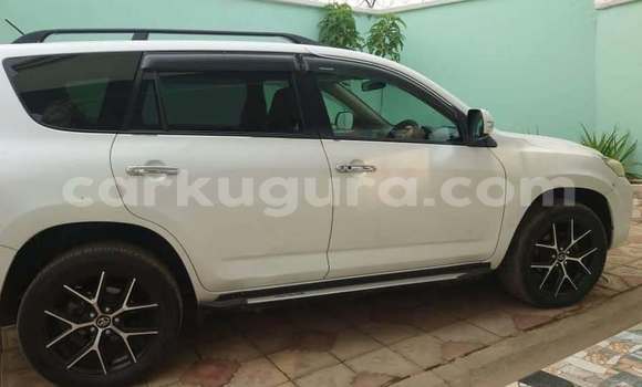 Acheter Occasion Voiture Toyota Vanguard Blanc à Gitega, Burundi Acheter Occasion Voiture Toyota Vanguard Blanc à Gitega, Burundi