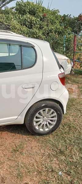 Big with watermark toyota vitz burundi gitega 6420