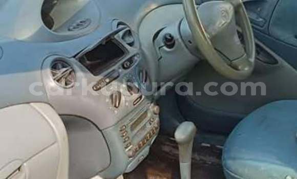 Acheter Occasion Voiture Toyota Vitz Blanc à Gitega, Burundi Acheter Occasion Voiture Toyota Vitz Blanc à Gitega, Burundi