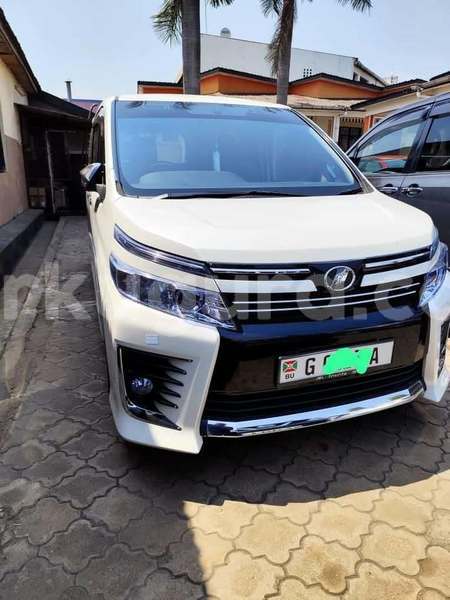 Big with watermark toyota voxy burundi gitega 6421