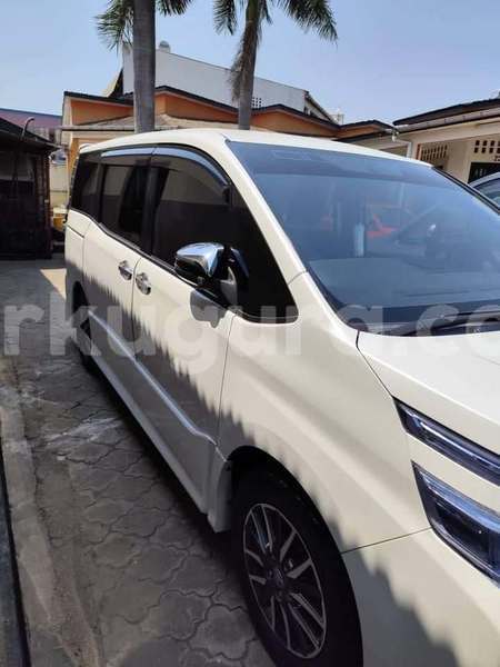 Big with watermark toyota voxy burundi gitega 6421