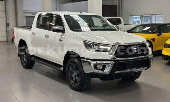 Acheter Neuf Voiture Toyota Hilux Blanc à Gitega, Burundi Acheter Neuf Voiture Toyota Hilux Blanc à Gitega, Burundi